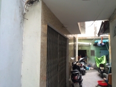 bán ngôi nhà 2 tầng trong ngách đường cát Dài