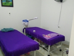 cần bán nhà mặt Đường HÀm Nghi đang kinh danh tiệm spa nhỏ