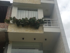cần bán gấp nhà 5 tầng mới xây 4 năm , thiết kế hiện đại ở Đại Lộ Tôn Đức Thắng