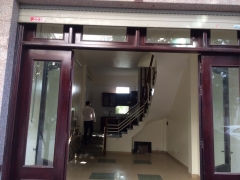 cần bán nhà Lô 27 Đường Lê Hồng Phong, có gara ô tô