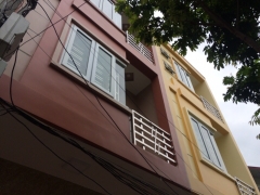 cần bán nhà 3 tầng xây mới trong ngõ Đường Ngô Gia Tự