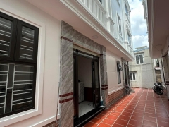 P5284 cho thuê nhà Hồ sen, chợ hàng, nhà 4 tầng, 43m2, 4 ngủ, 3wc Đồ có 2 đh, 1 nl, 1 bộ giường tủ, sofa, bếp từ. Giá 7,5tra