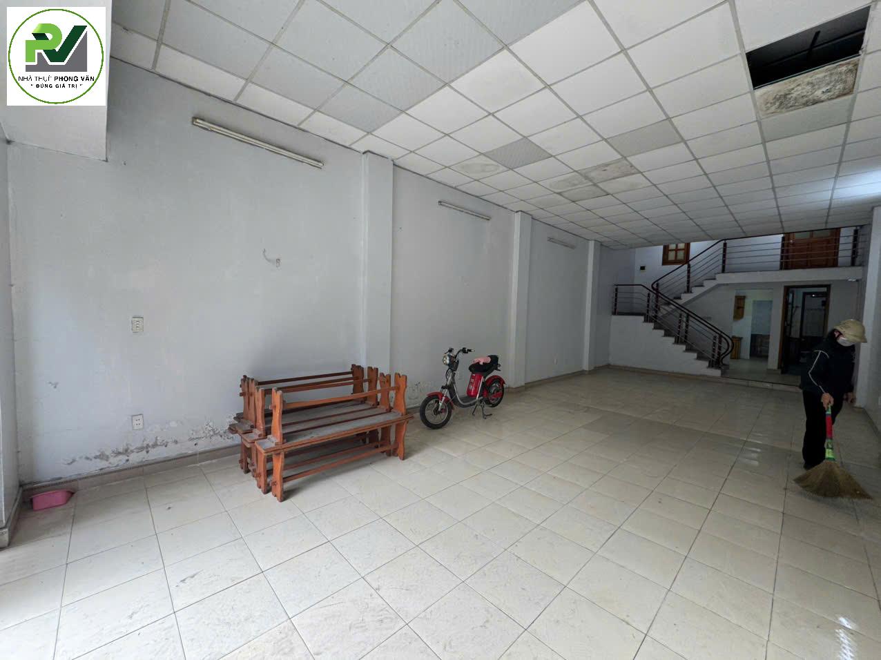 20.8333252,106.7110013,17z